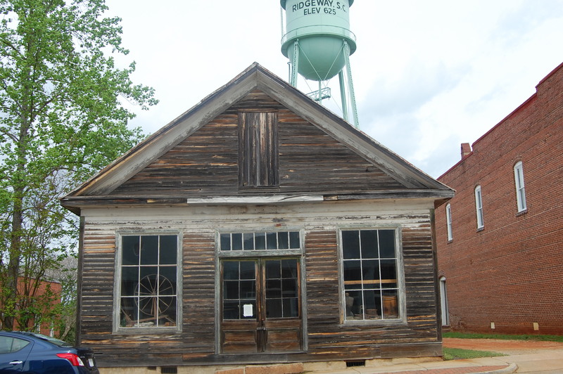 Ridgeway, SC: The olde shoppe and the tower