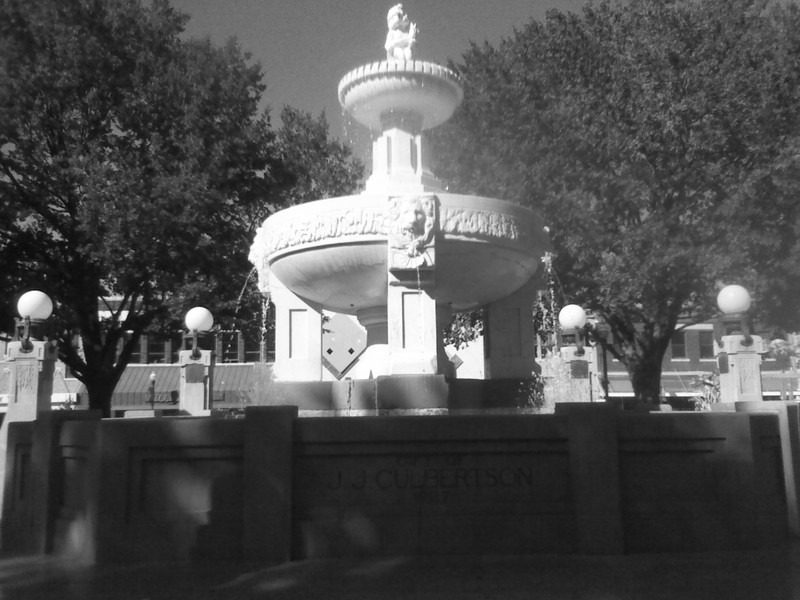 Paris, TX: Culbertson fountain