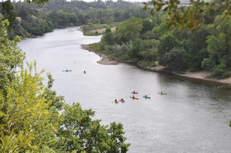 Fair Oaks, CA: Kayaks on the American River - Taken from Fair Oaks bluffs