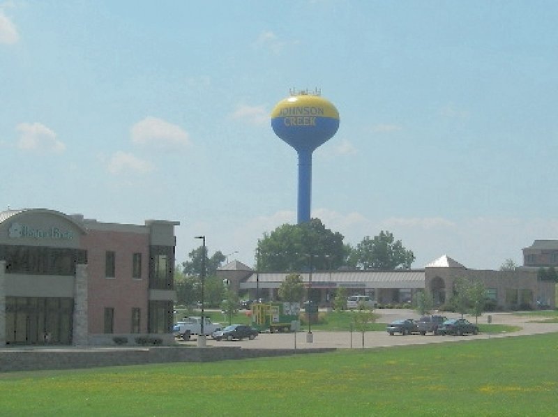 Johnson Creek, WI: A NEW CHANGE FOR THE WATER TOWER