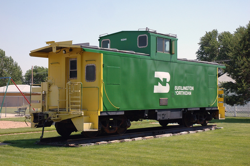 Mullen, NE: BN 10241 railroad caboose display at Mullen Nebraska