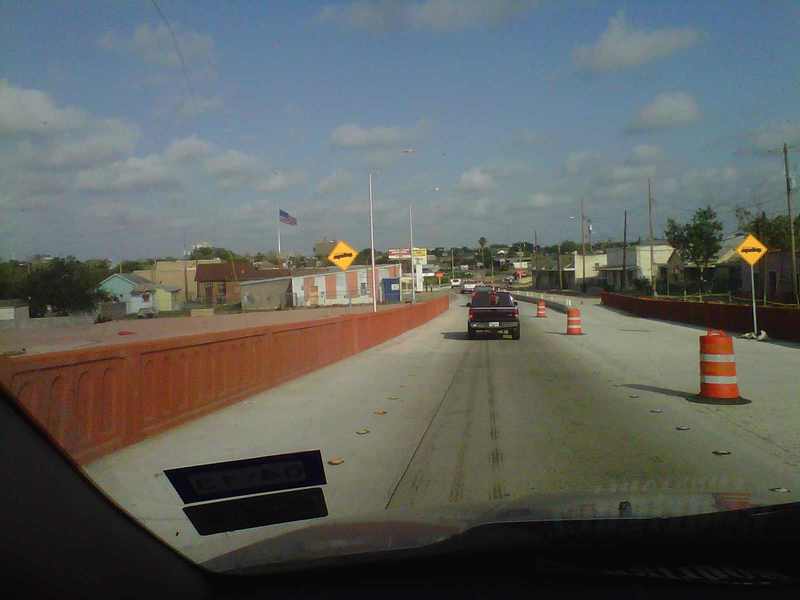 Laredo, TX: Guadalupe St. Hwy83 new overpass