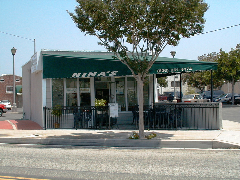 La Puente, CA: Nina's restaurant - one of the finest in downtown La Puente