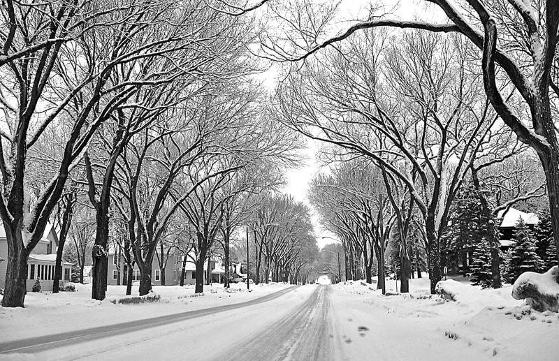 Fergus Falls, MN: West Lincoln Avenue, on a Sunday mornig in January, 2008