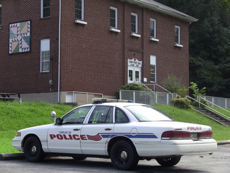 Cumberland Gap, TN: THE CITY HALL AND THE ONLY POLICE CAR