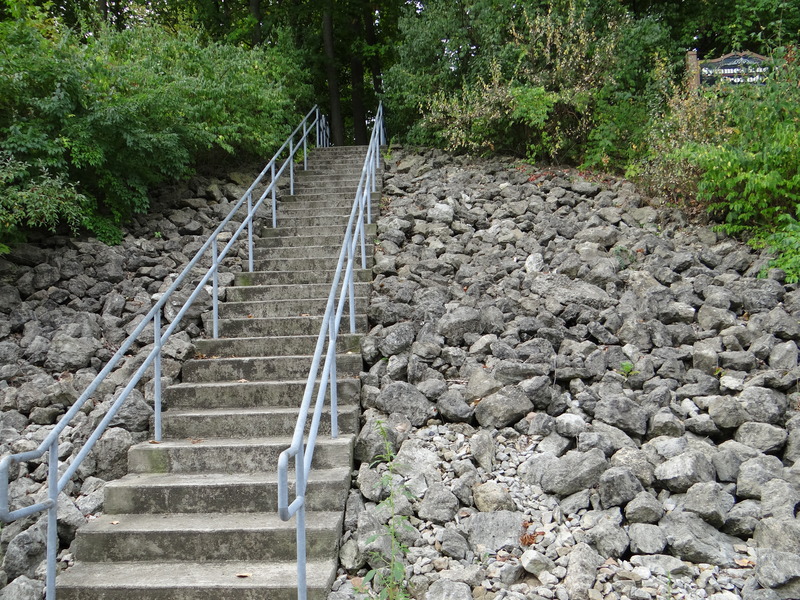 Fairfield, OH: Stairs to Symmes Burial Grounds