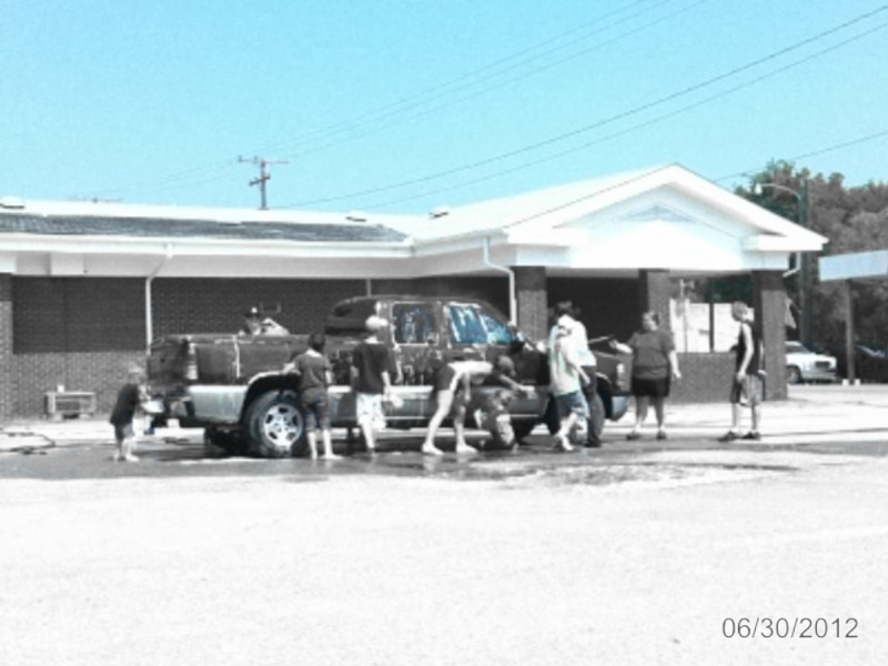 Delight, AR 4H car wash in front of the Bank of Delight photo