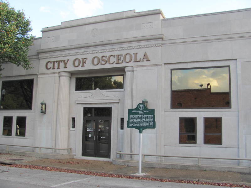 Osceola, AR: OLd bank building