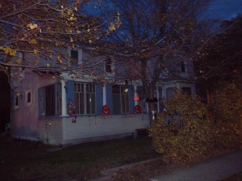 Roscommon, MI: A 'Haunted House' in Roscommon Michigan before Halloween 2012