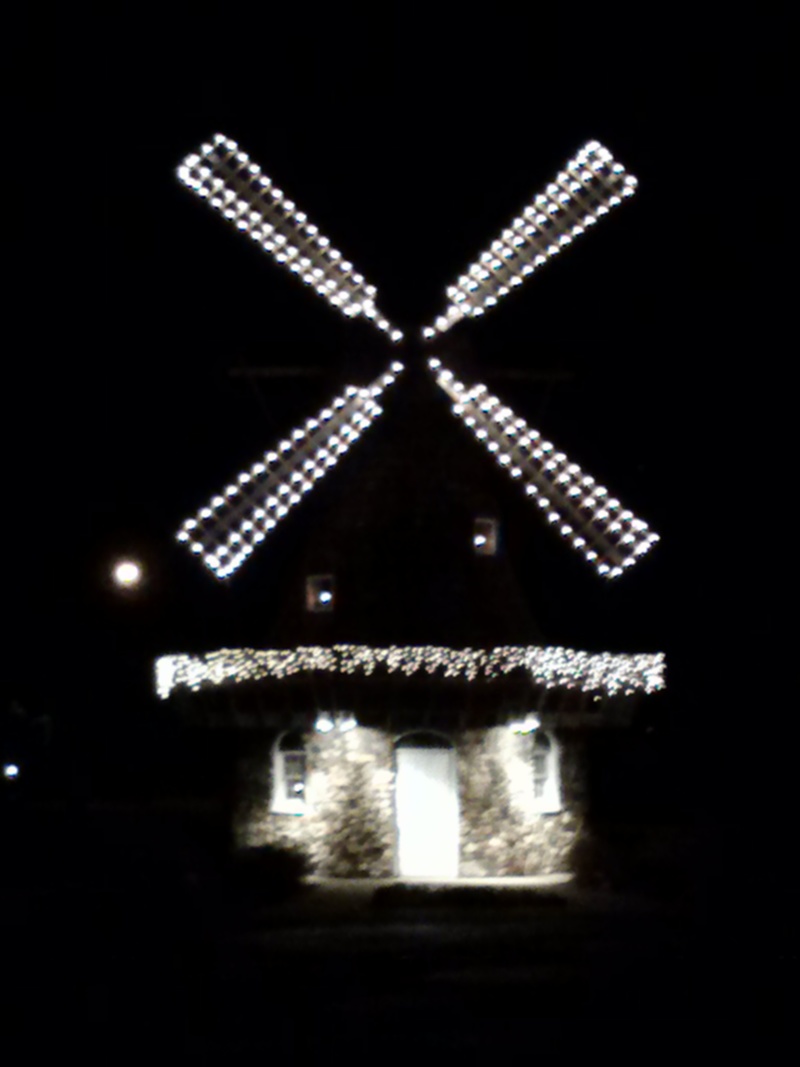 Baldwin, WI: Baldwin windmill with christmas lights