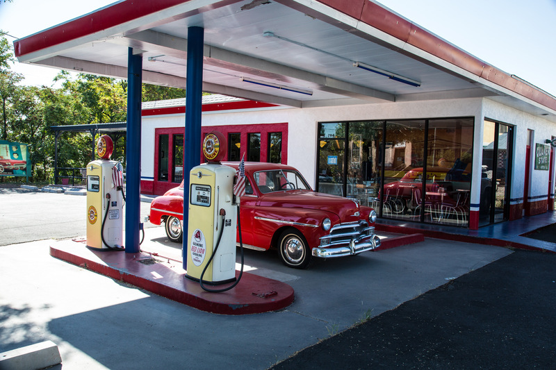 Cottonwood, AZ: Old gas station turned into a diner.