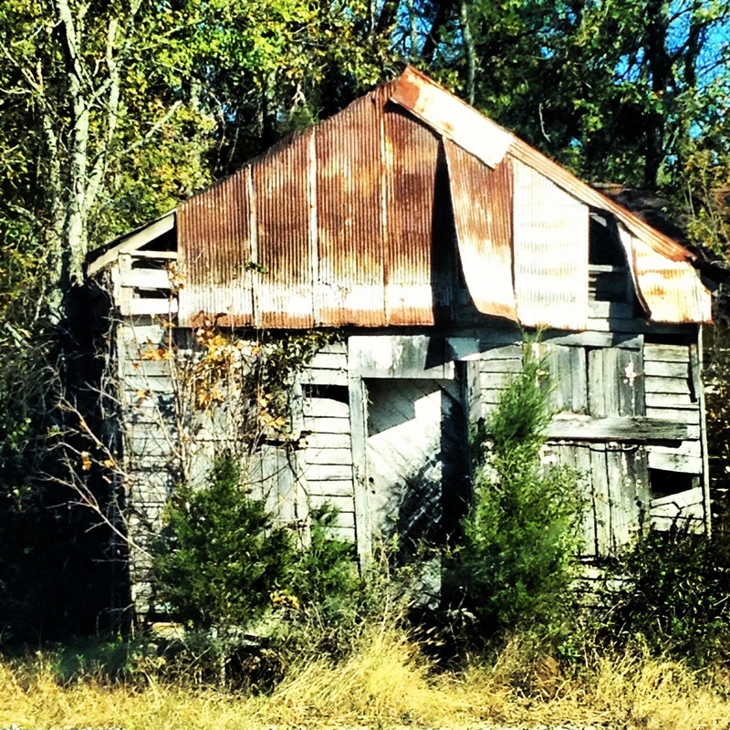 Tuscumbia, AL: Old train station in spring valley area