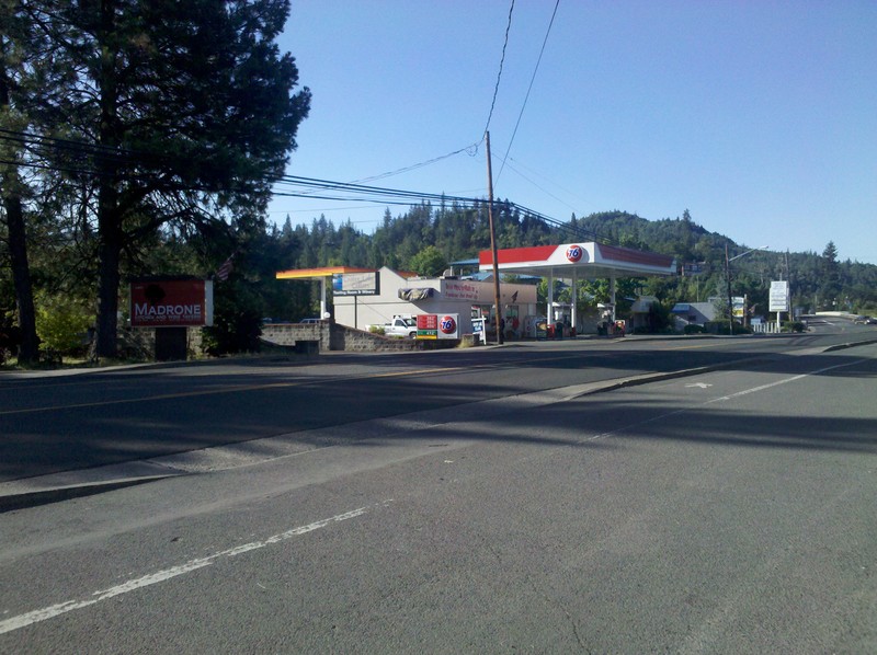 Shady Cove, OR: Downtown Shady Cove - July 2011 Gas station
