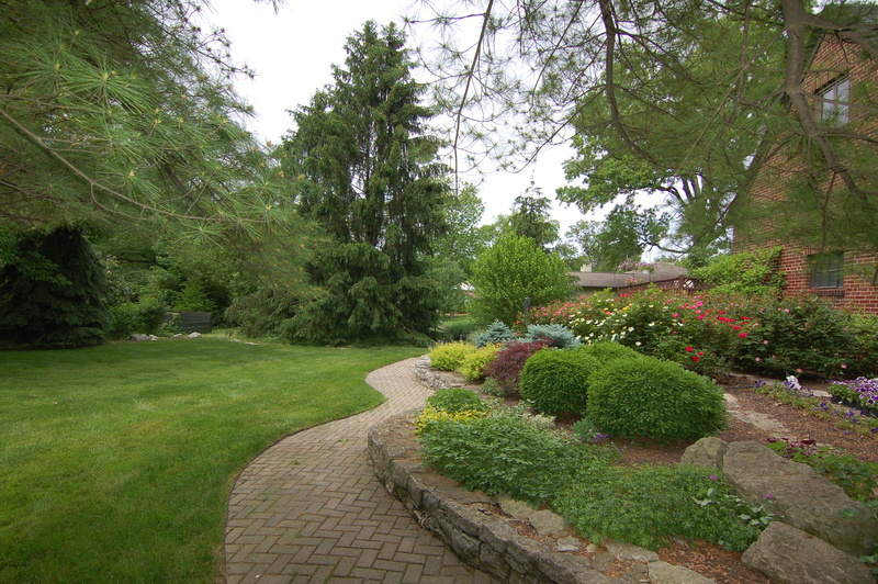 Wyoming, OH: 915 Reily Road - Rose garden and green space, Wyoming, Ohio