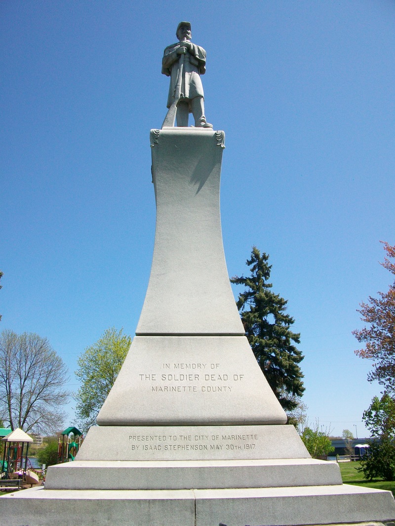 Marinette, WI: War Memorial, Marinette