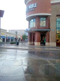 Kansas City, MO: The rainy streets of Zona Rosa at 7:00AM