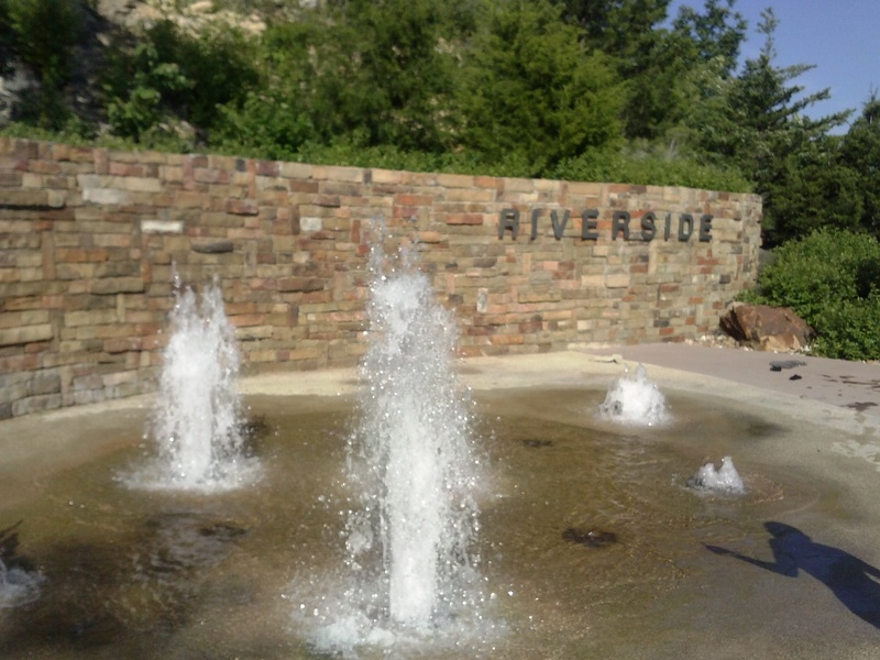 Riverside, MO: Fountains