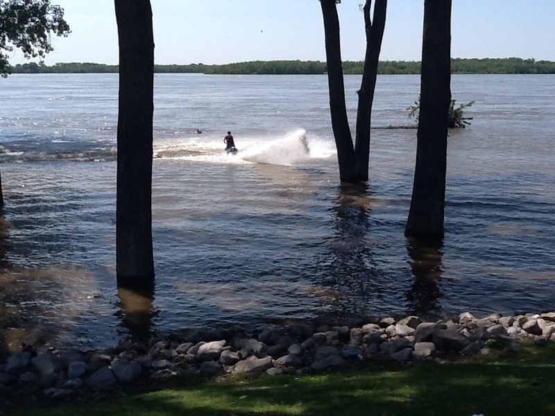 Memphis, TN: Harbor Town Mississippi River Water ski