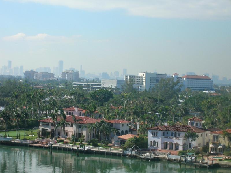 Miami Beach, FL: Big Houses