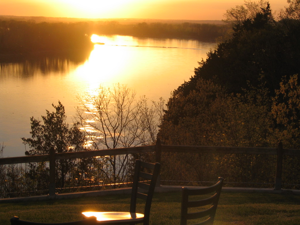 Rocheport, MO: The missouri river at sunset