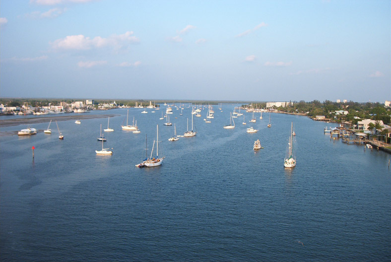 Fort Myers Beach, FL: View from Matanzas Pass Bridge looking towards the east.......