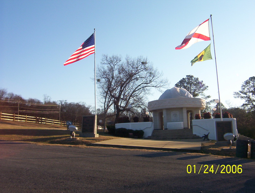 Gadsden, AL: World War Two Veterans Memorial