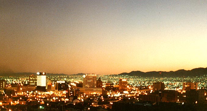 El Paso, TX: Looking south over El Paso from Rim Road