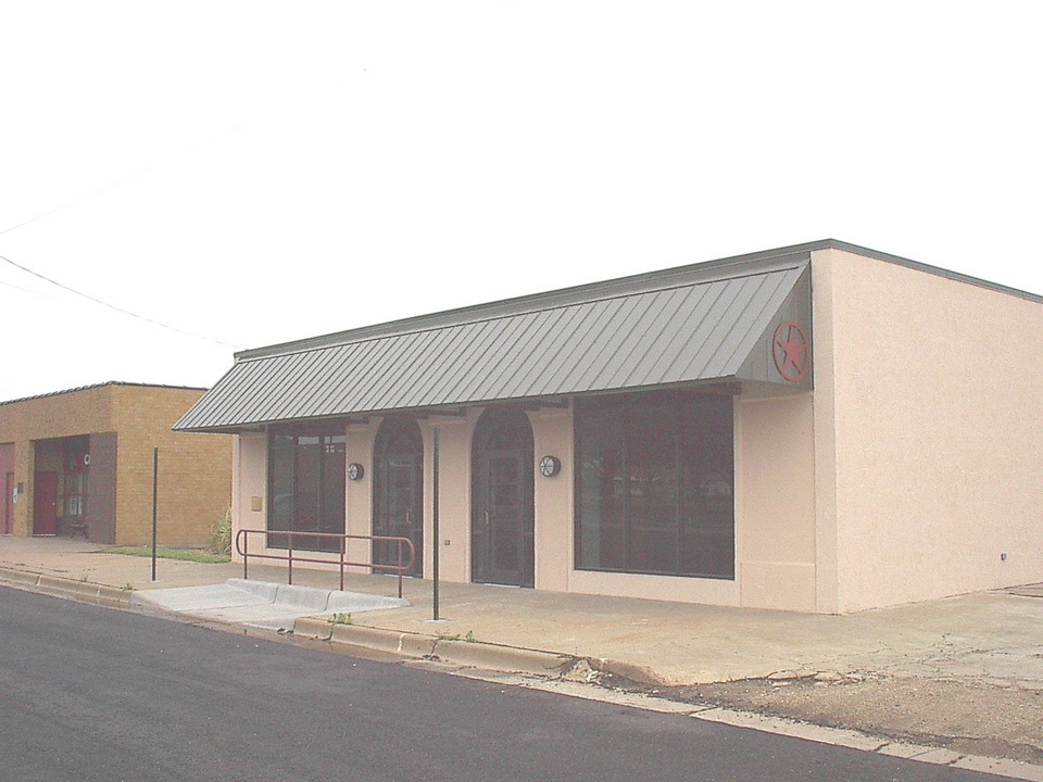 Crowell, TX: This is the home of the new Foard County Library in Crowell, Texas