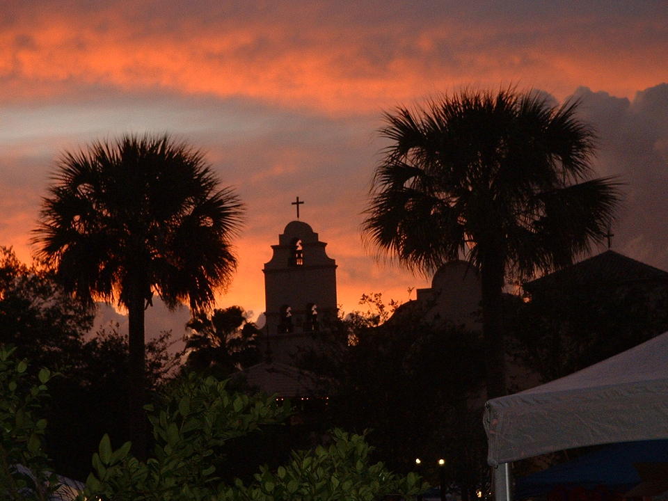 The Villages, FL: Sunset over Church on the Square Spanish Springs Town Square