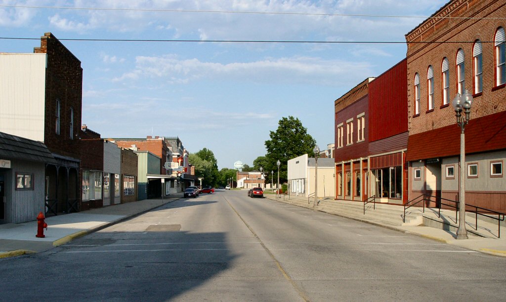 Carlyle, IL: Sweetest town in Illinois.