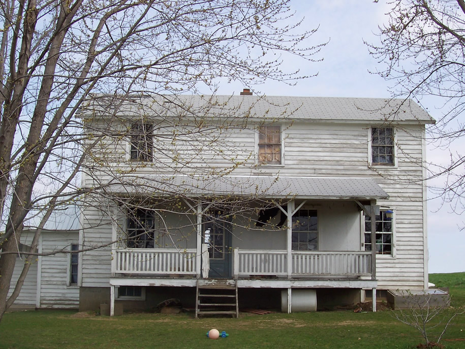 Randolph, NY: Amish built house in Randolph