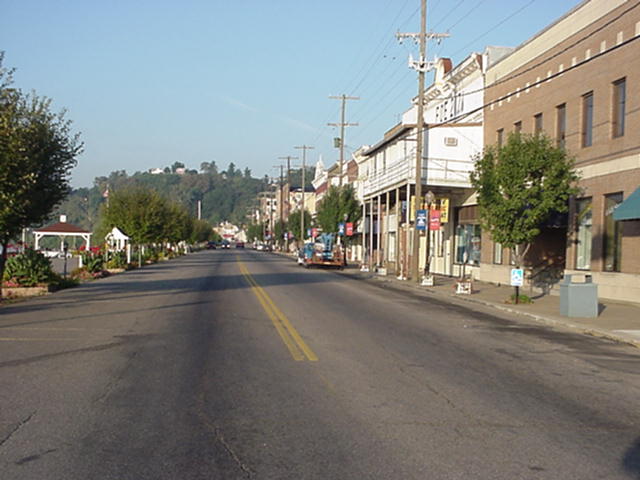 Pomeroy, OH: LOOKING DOWN MAIN ST. TOWARD WEST FROM UPPER LIGHT