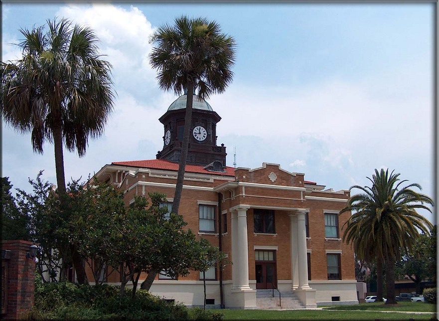Inverness, FL: Cirtrus County Courthouse