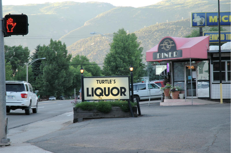 Glenwood Springs, CO: Turtle Liquor