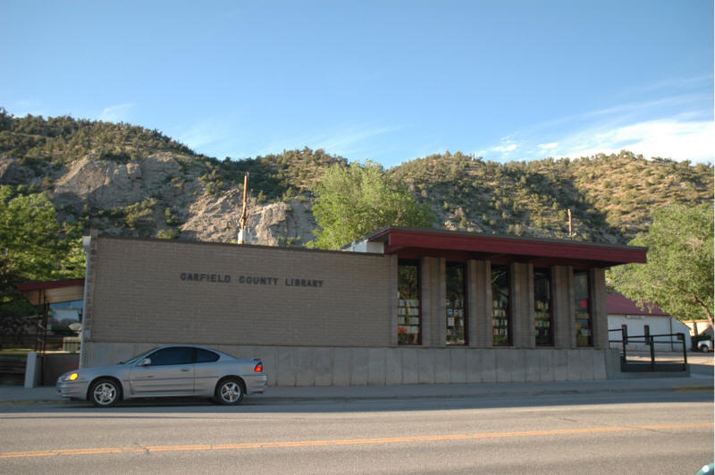 New Castle, CO: Library