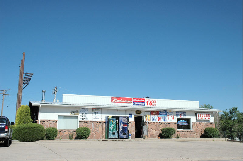 Log Lane Village, CO: Liquor Store