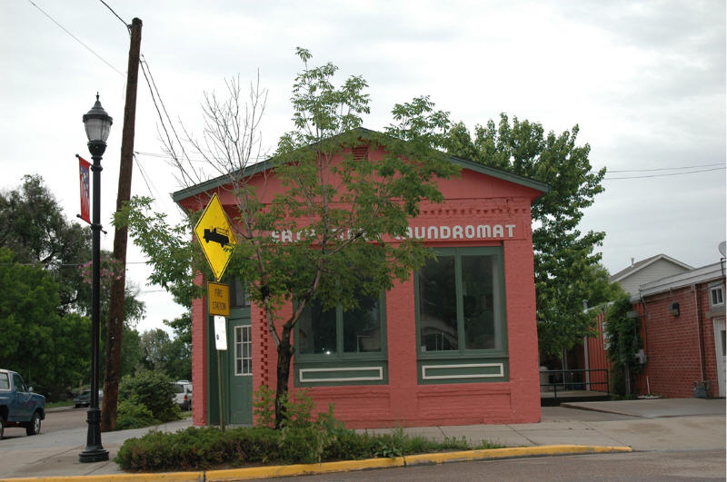 Milliken, CO: Laundromat