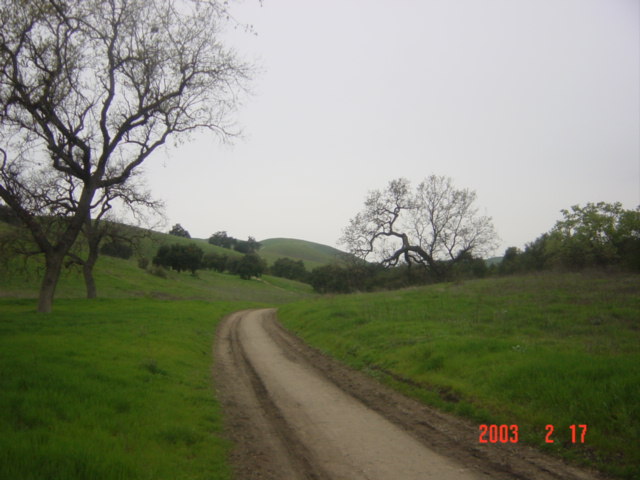 Agoura Hills, CA: Hiking path off Chesebro Road Great for hiking.