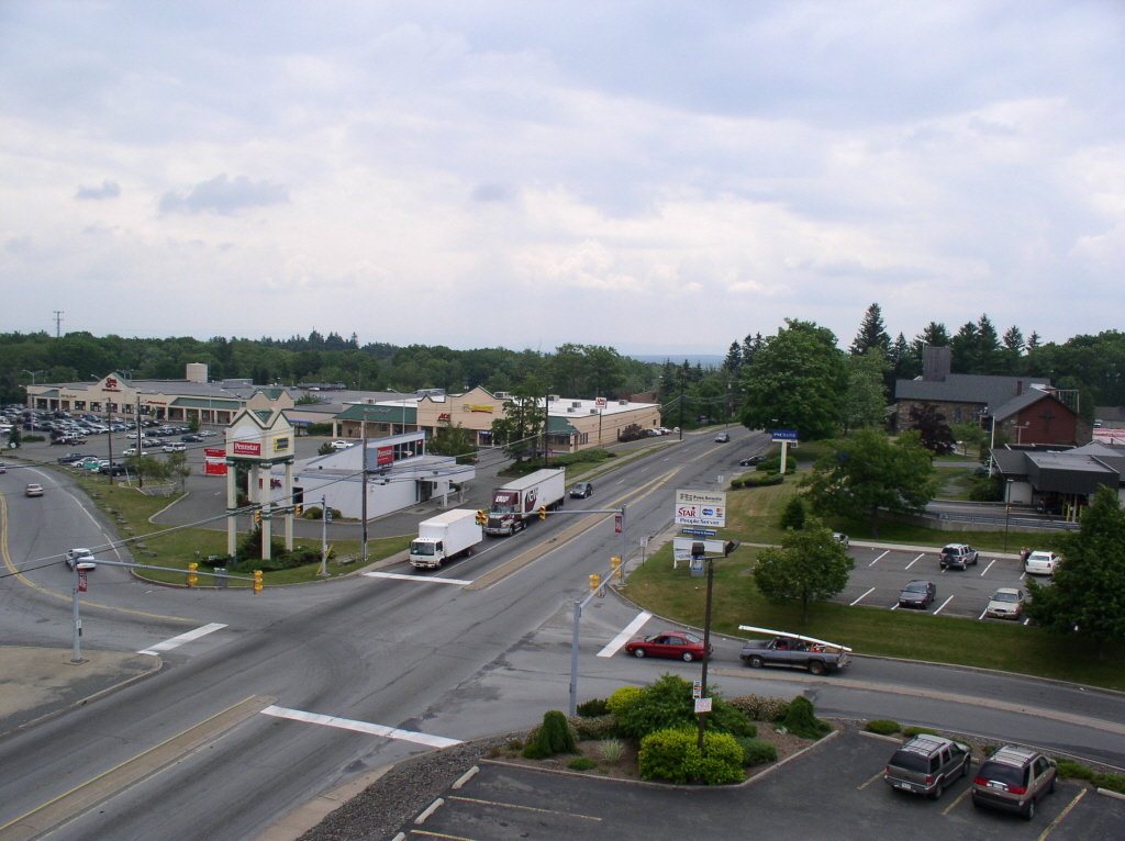 Mount Pocono, PA: Five Points Landmark, looking in the South West Direction