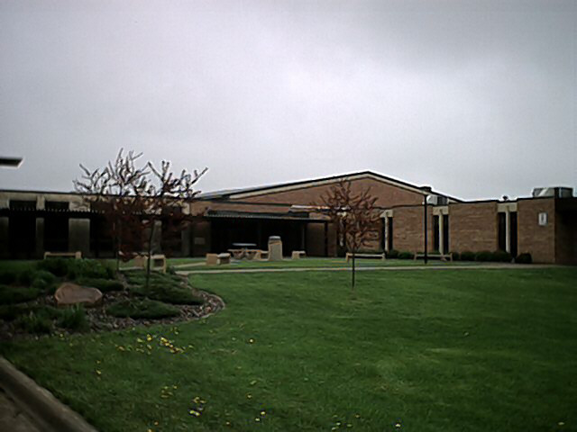 Medford, WI: Medford Area Senior High (Taken on 05/22/2004 - Rainy Day)