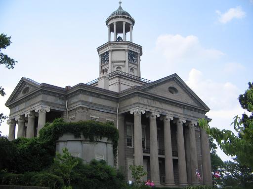 Vicksburg, MS: Old Vicksburg Courthouse, now a Civil War museum.