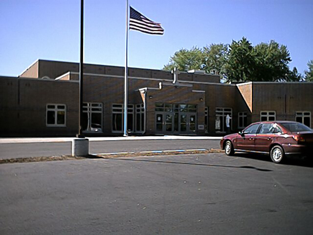 Medford, WI: Holy Rosary Catholic School (Taken on 09/16/2003 - A Sunny Day)