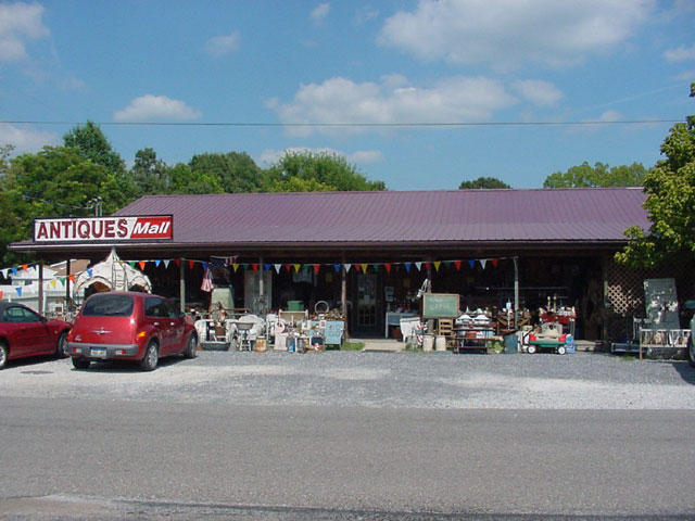 Hazel, KY: Downtown Hazel Antique Stores