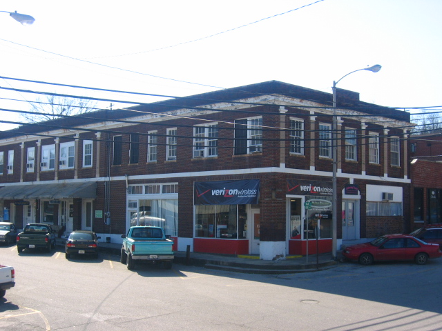 Gainesboro, TN : The Old Shamrock Motel photo, picture, image