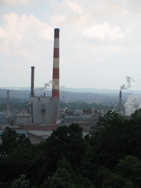 Chillicothe, OH: An overview of New Page paper mill (formerly Mead Paper) from Grandview Cemetery. User comment: This isn't the New Page paper mill - it's Glatfelder. New Page is across town and just laid off most of their employees due to an impending closure.