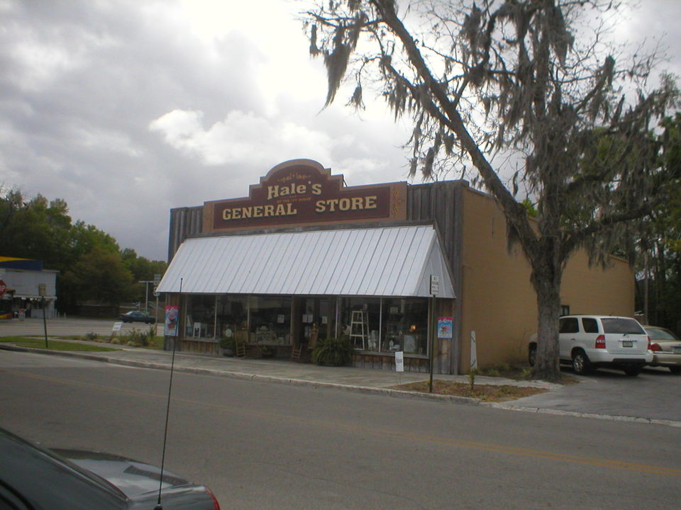 Williston Highlands, FL: Near city Hall -The General Store