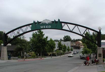 Weed, CA: Weed Arch over Main Street