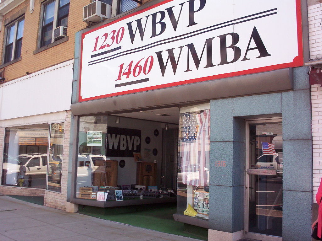 Beaver Falls, PA: WBVP on the 7th Ave. in the Fall 2004
