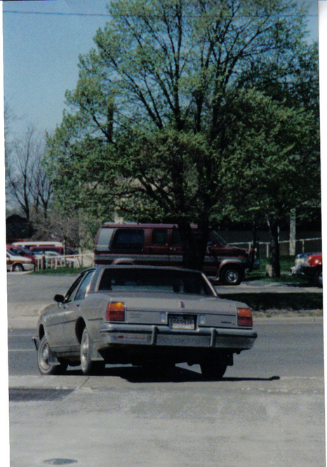 Newton, IA: Sedan Chase Harry Des Moines