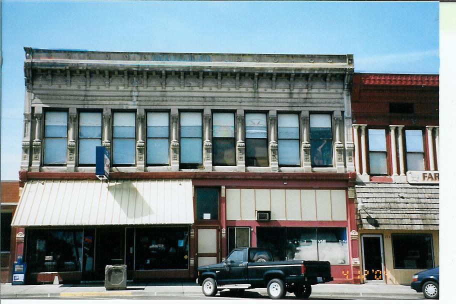 Waitsburg, WA: building downtown